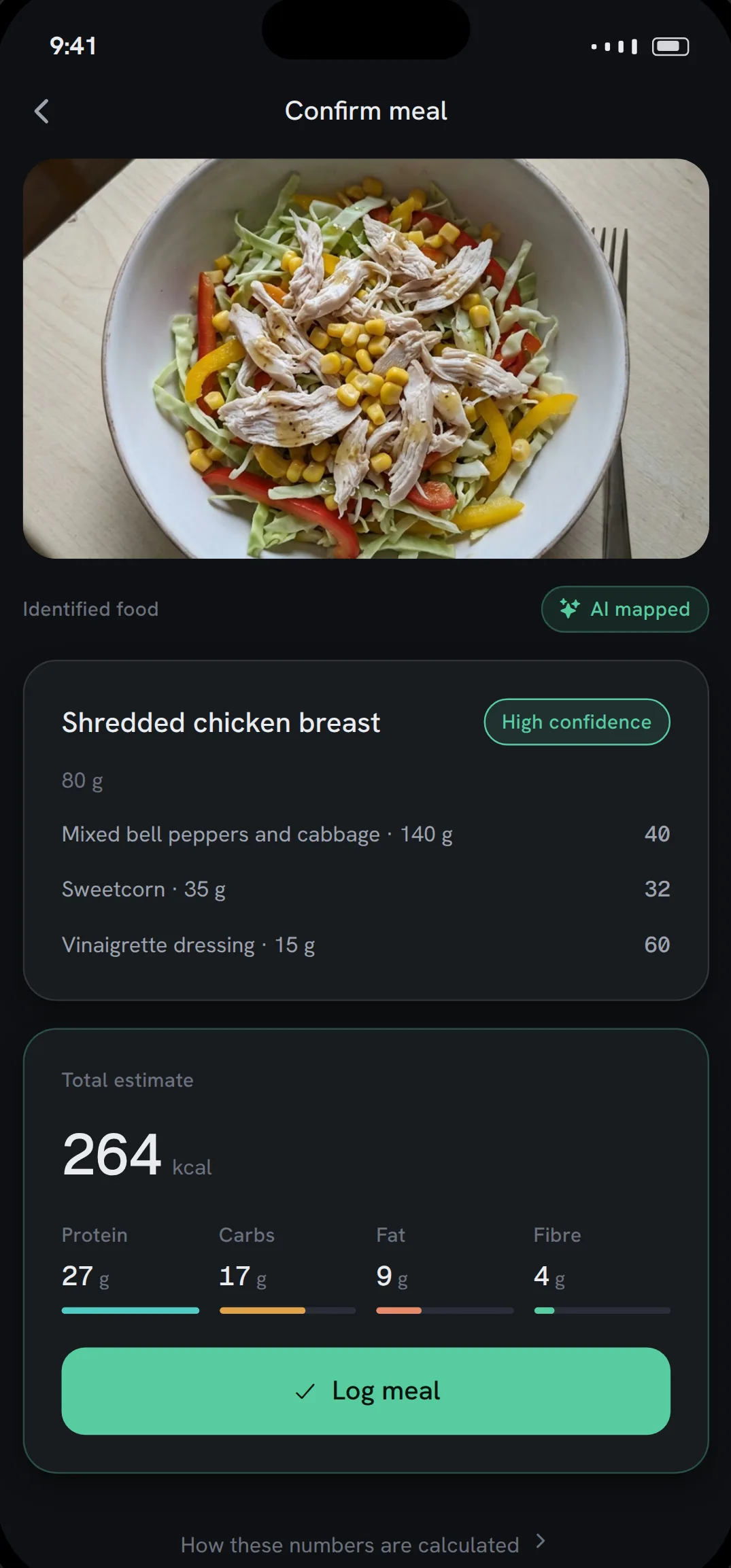 Fitto confirm-meal screen listing shredded chicken breast, peppers and cabbage, sweetcorn and vinaigrette, totalling 264 kcal with 27 g protein, 17 g carbs, 9 g fat